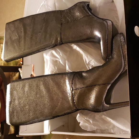 1 pair of 9 West boots - Picture 1 of 4